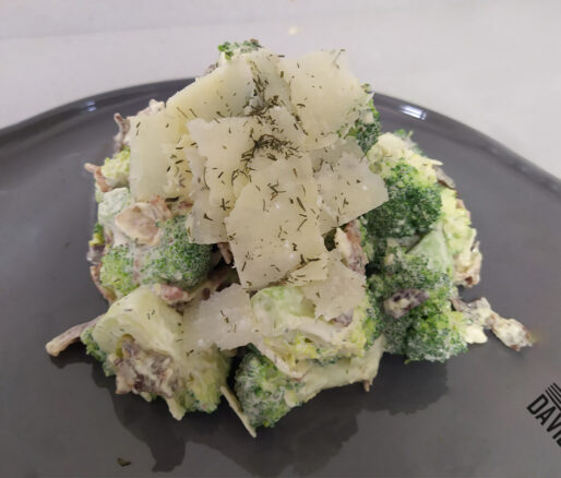 timbal de ensaladilla de brócoli