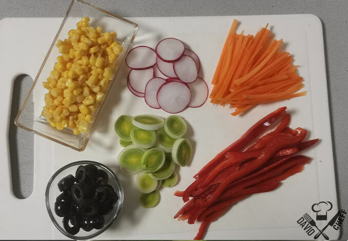 Ingredientes de ensalada cortados